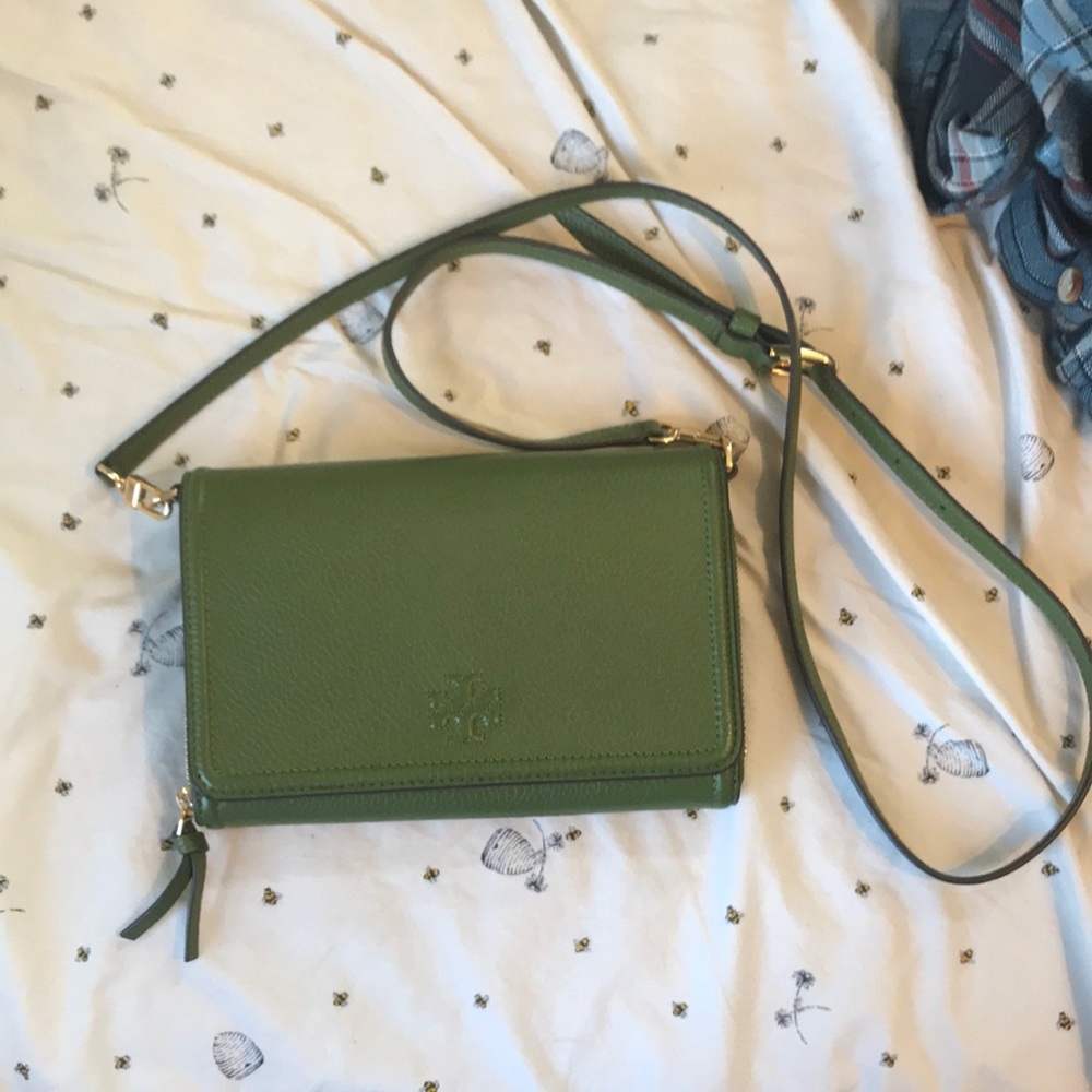 Limited Edition Tory Wallet Crossbody!